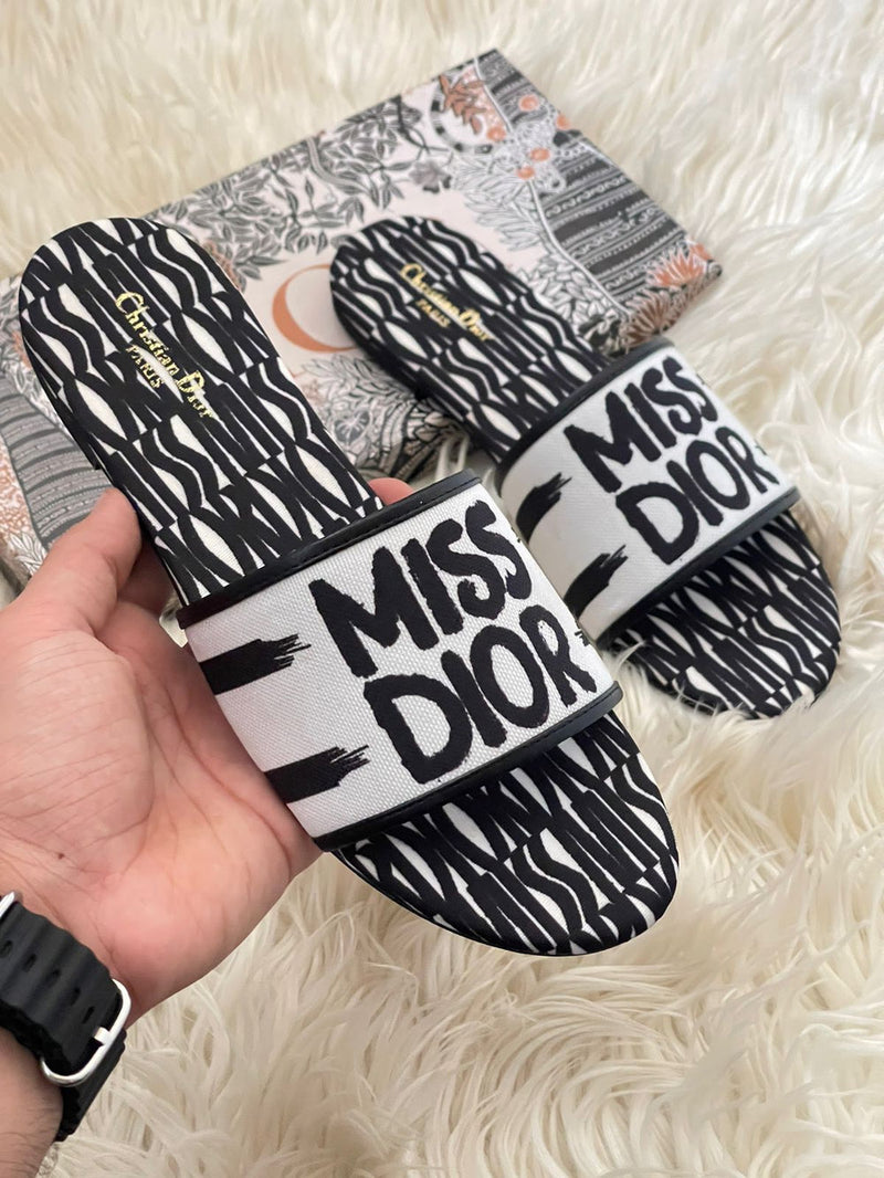 MISS DIOR FLATS