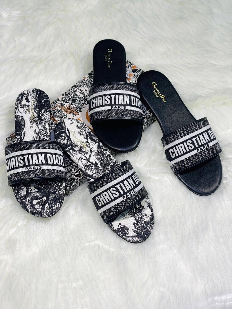 CHRISTAIN DIOR