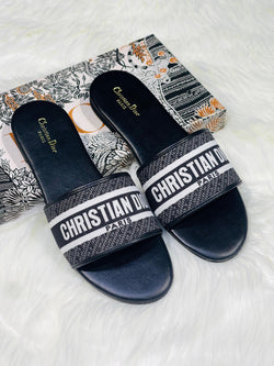 CHRISTAIN DIOR